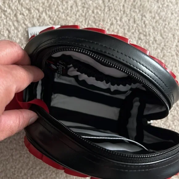 NWT- Emily The Strange Vintage Make up Bag. - Picture 6 of 14